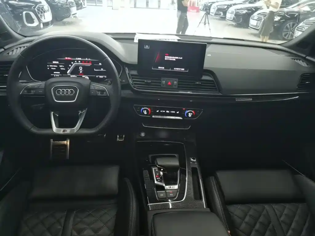 Audi SQ5 2023 — фото 10