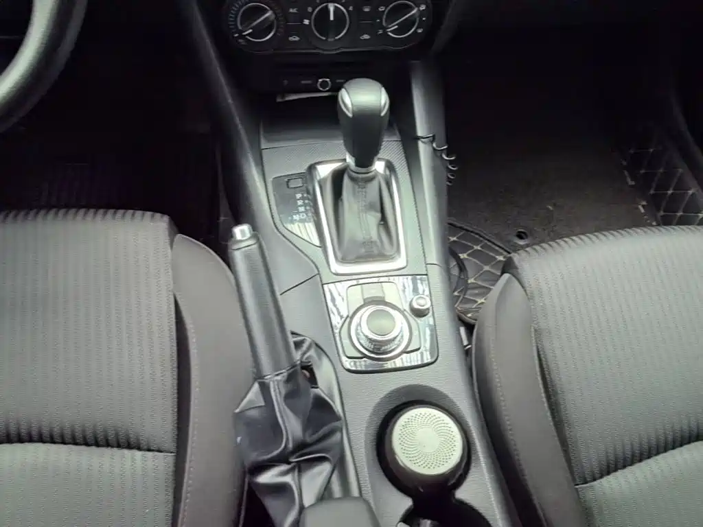 Mazda 3 Axela 2016 — фото 14