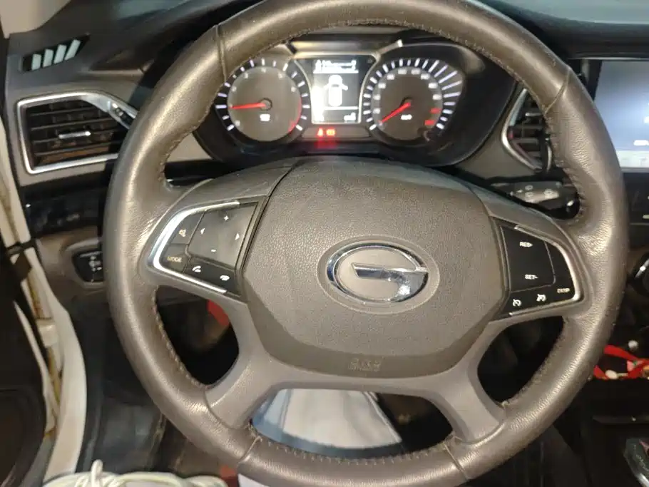 GAC Trumpchi GS4 2016 — фото 15