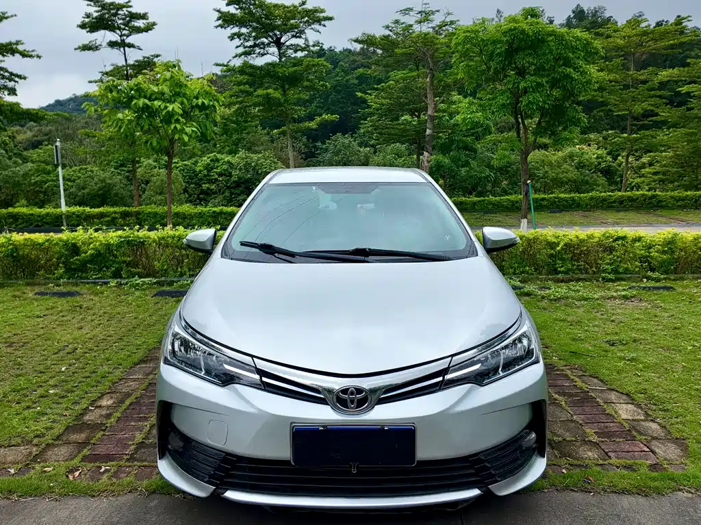 Toyota Corolla 2018 — фото 43