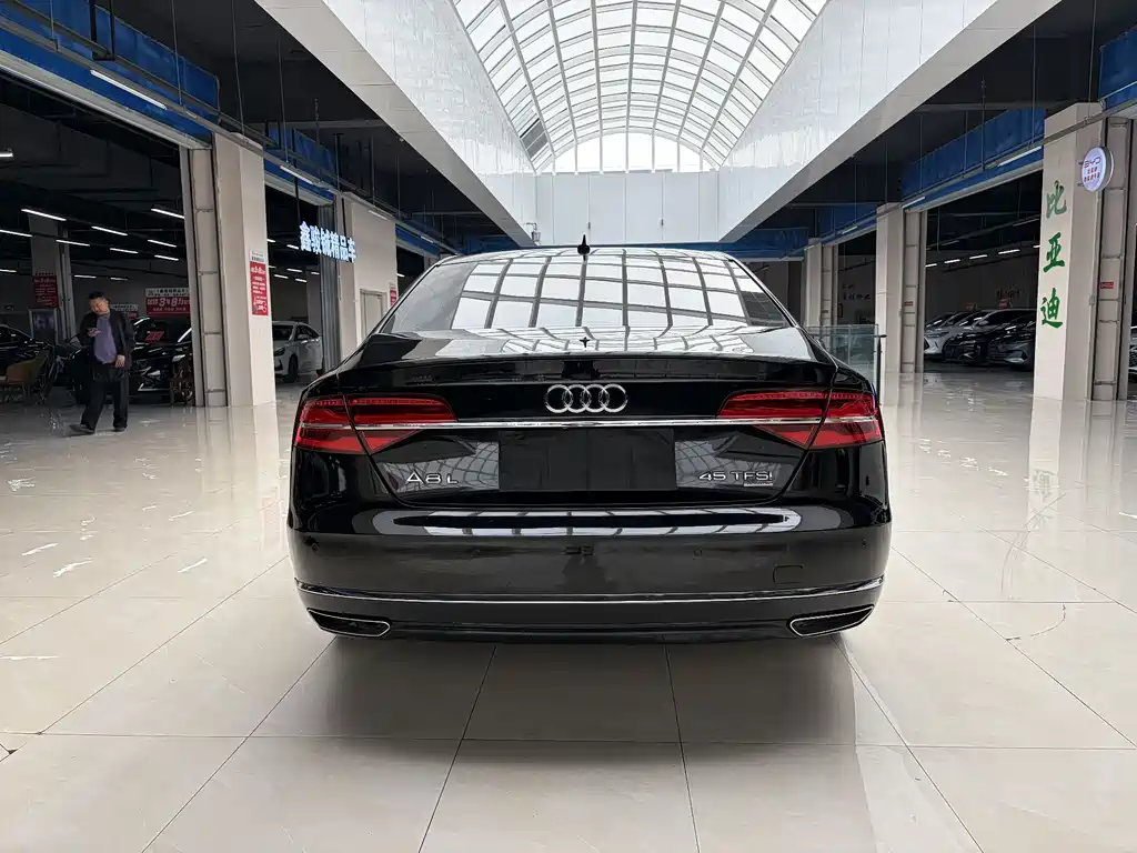 Audi A8 2015 — фото 8