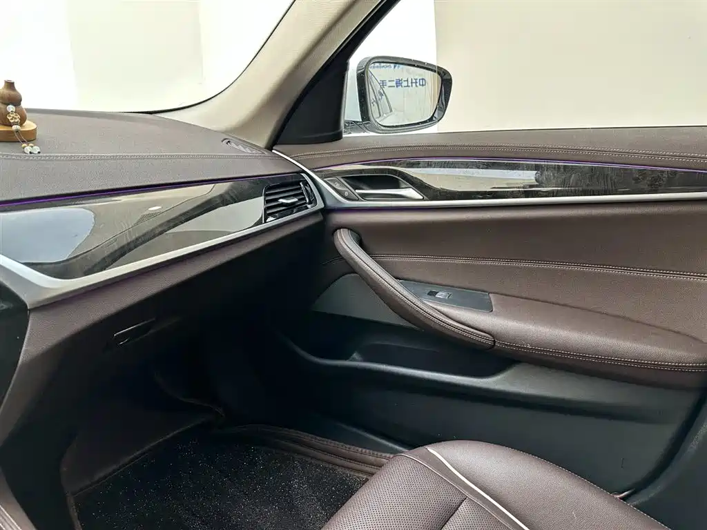 BMW 5 Series 2022 — фото 14