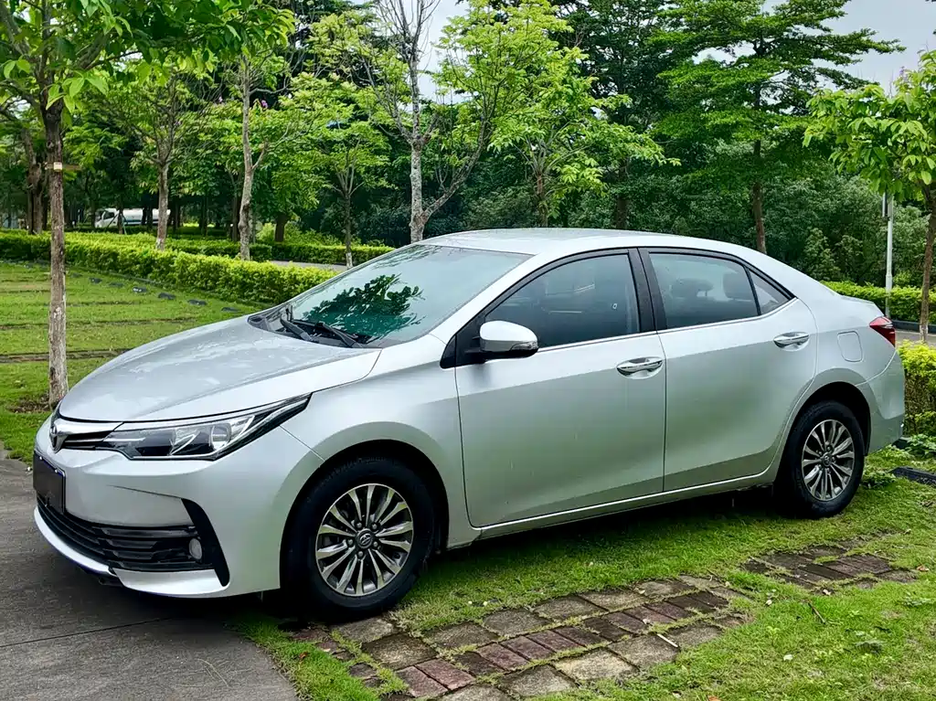 Toyota Corolla 2018 — фото 41