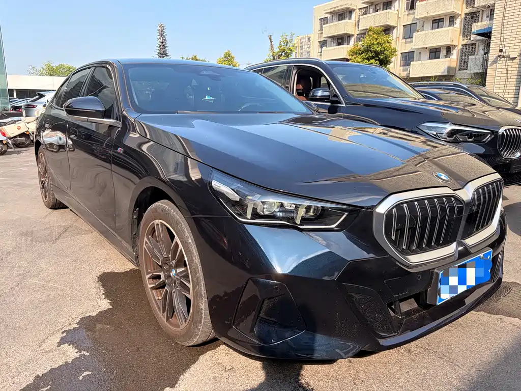 BMW 5 Series 2024