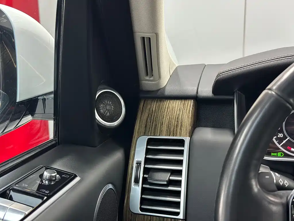 Land Rover Range Rover 2022 — фото 17