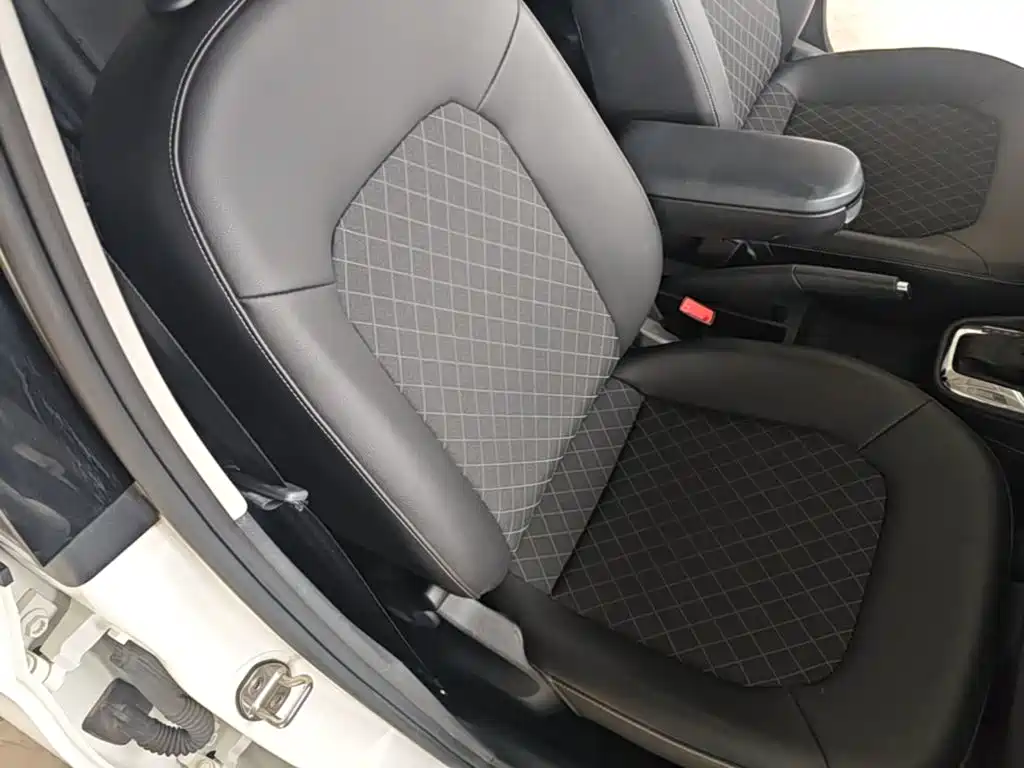 Skoda Rapid 2019 — фото 25
