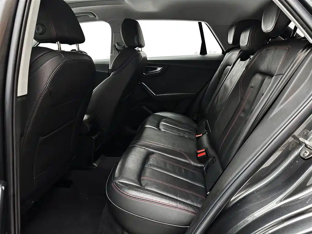 Audi Q2L 2023 — фото 13