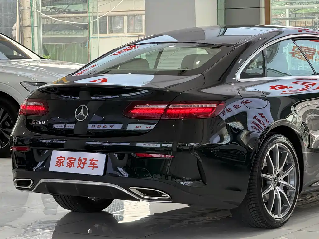 Mercedes-Benz E-Class 2023 — фото 17