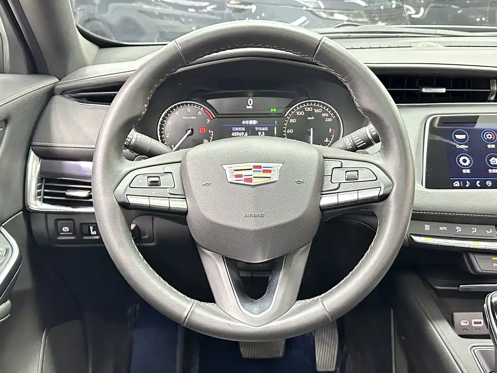 Cadillac XT4 2022 — фото 18