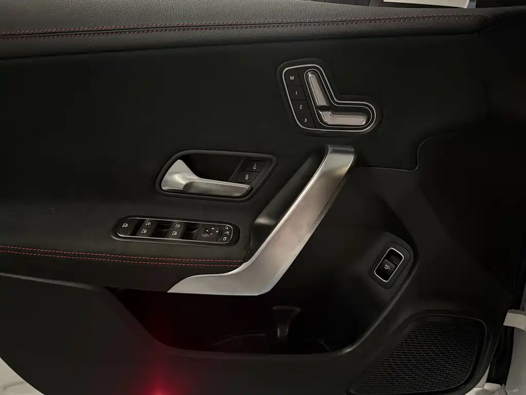 Mercedes-Benz CLA 2024 — фото 13