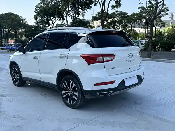 GAC Trumpchi GS4 2015
