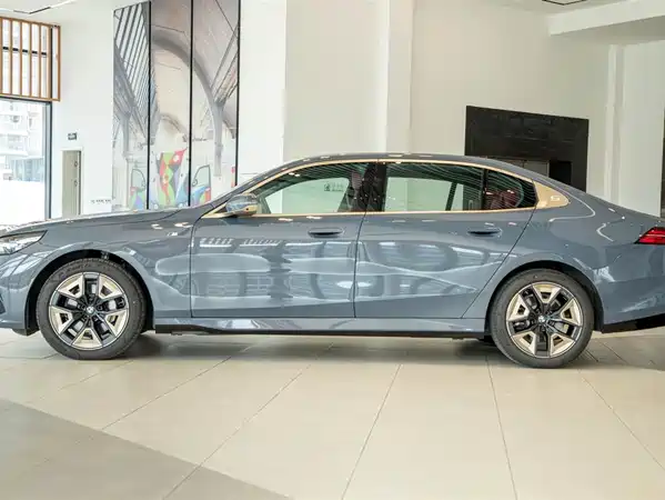 BMW 5 Series 2025