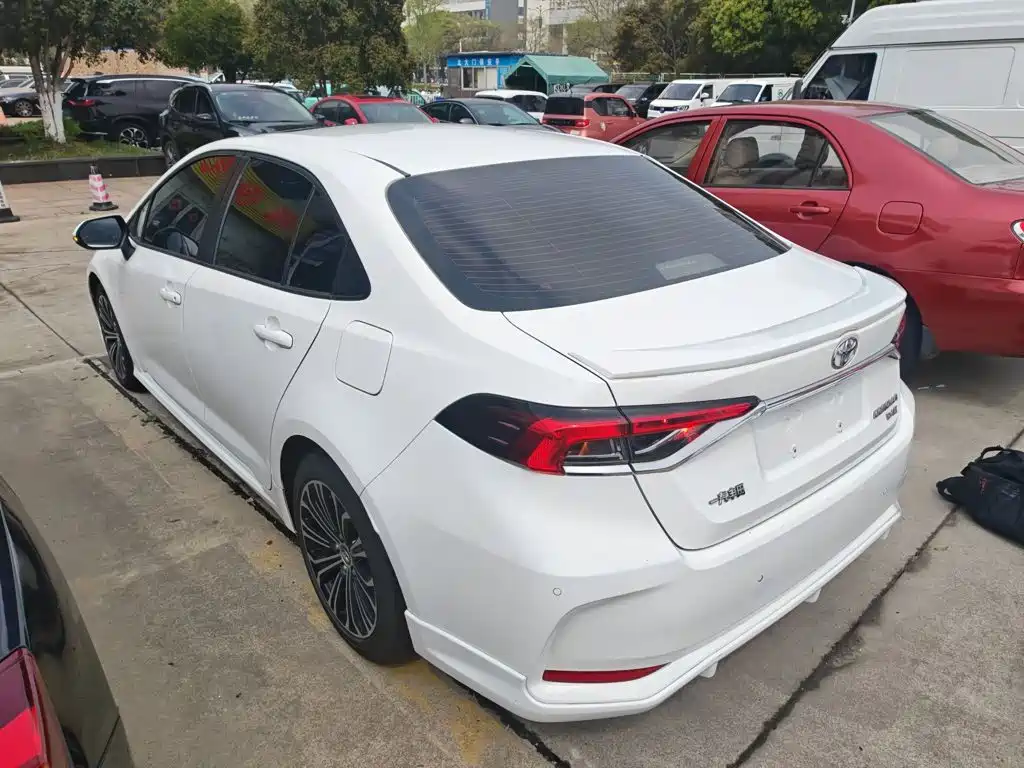 Toyota Corolla 2019 — фото 23