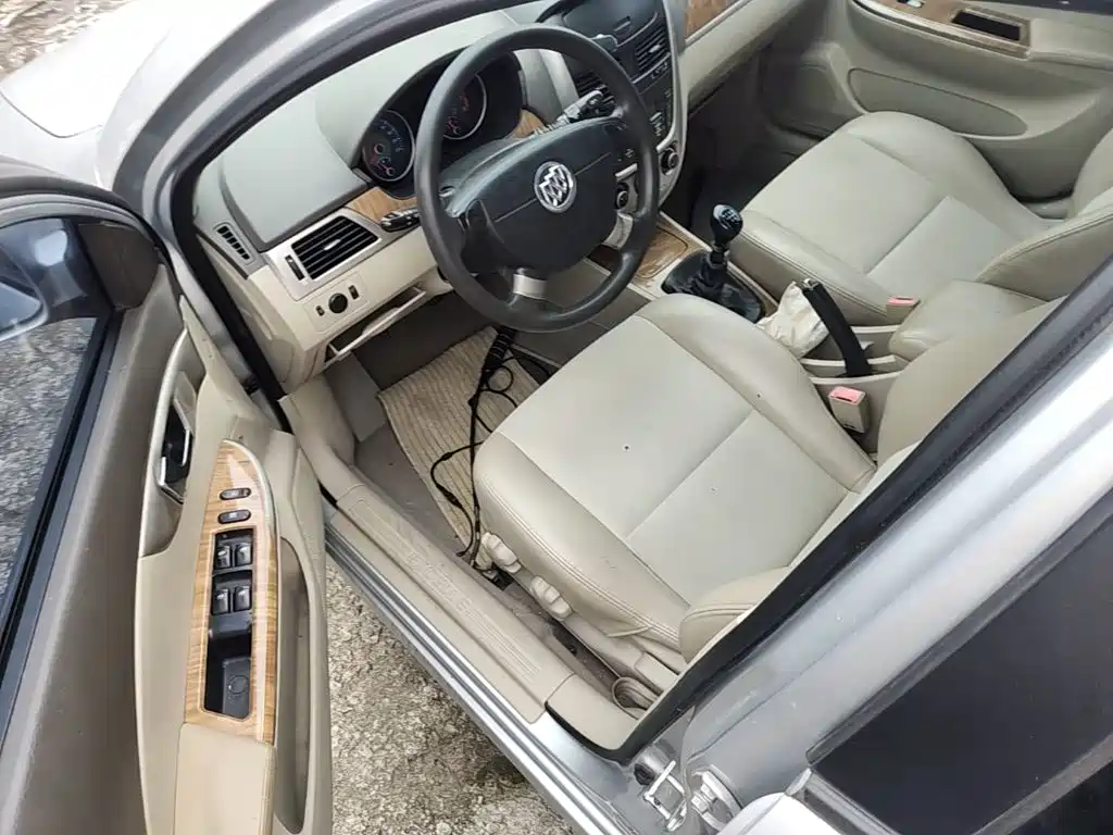 Buick Excelle 2016 — фото 16