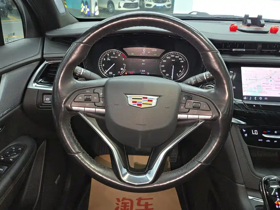 Cadillac XT6 2022 — фото 15