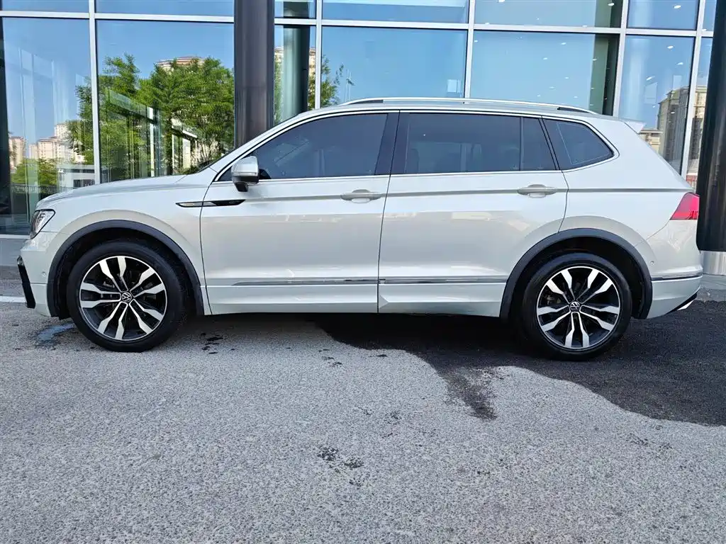 Volkswagen Tiguan L 2021 — фото 2
