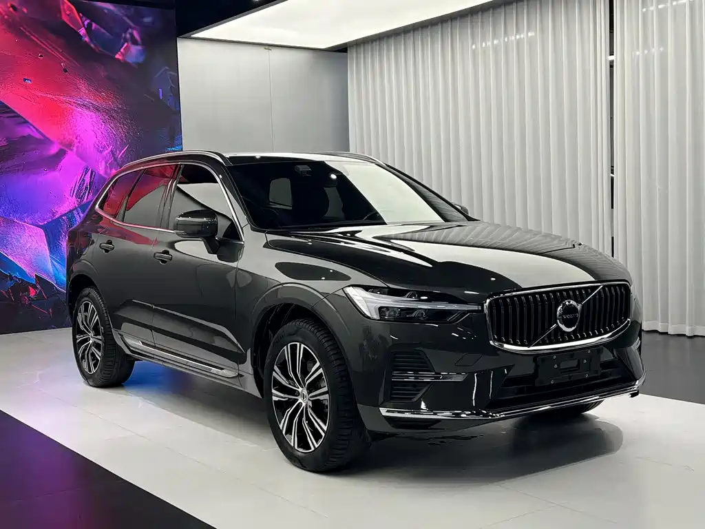 Volvo XC60 2022 — фото 3