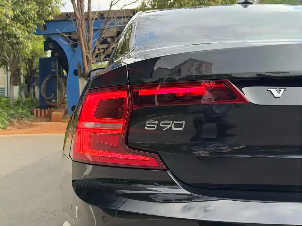 Volvo S90 2019 — фото 21