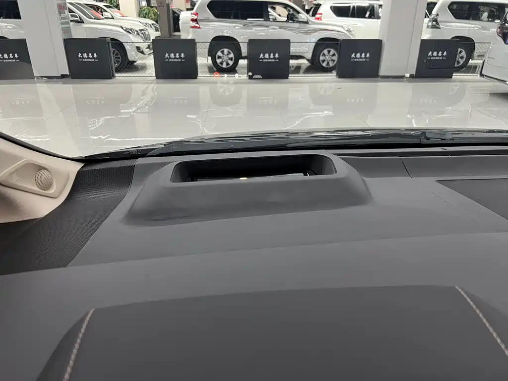 Toyota Alphard 2025 — фото 25
