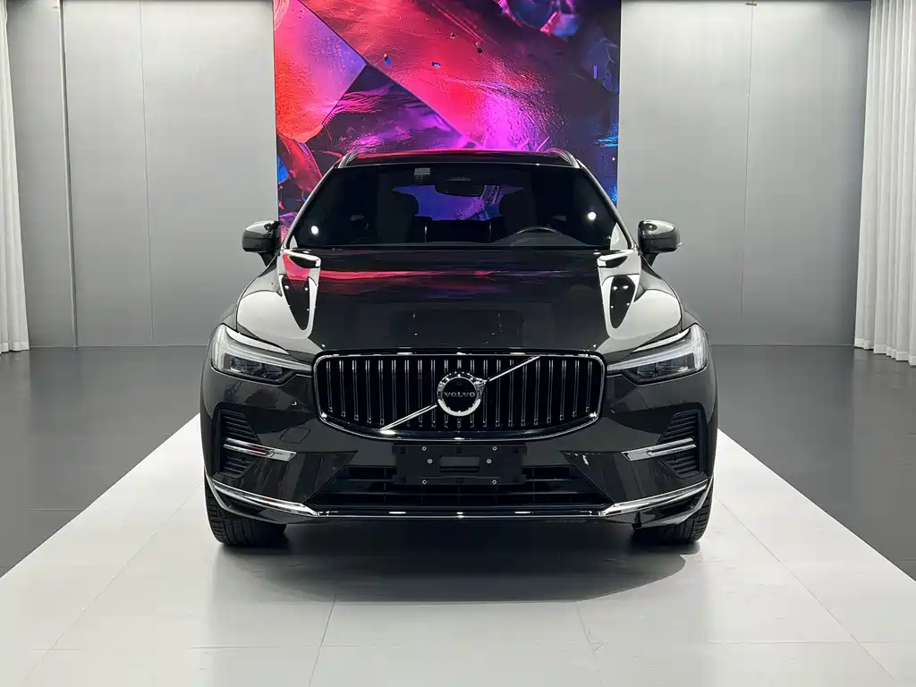Volvo XC60 2022 — фото 2