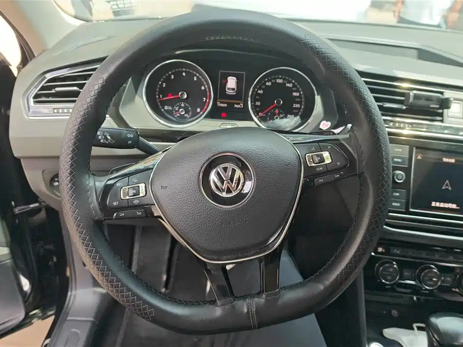 Volkswagen Tiguan L 2019 — фото 15