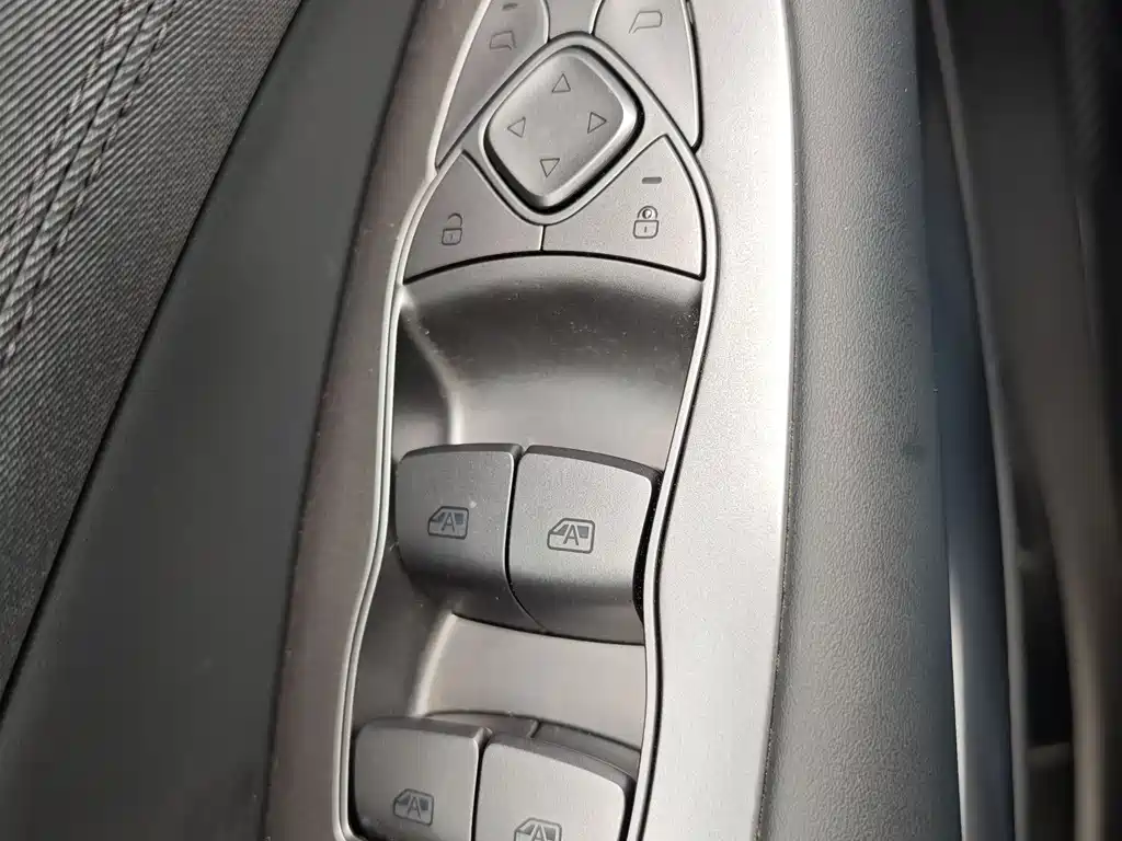 BYD Sealion 05 EV 2025 — фото 18