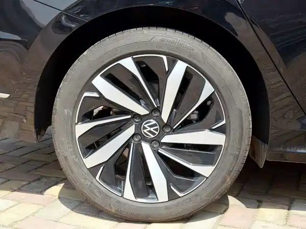 Volkswagen Passat 2024