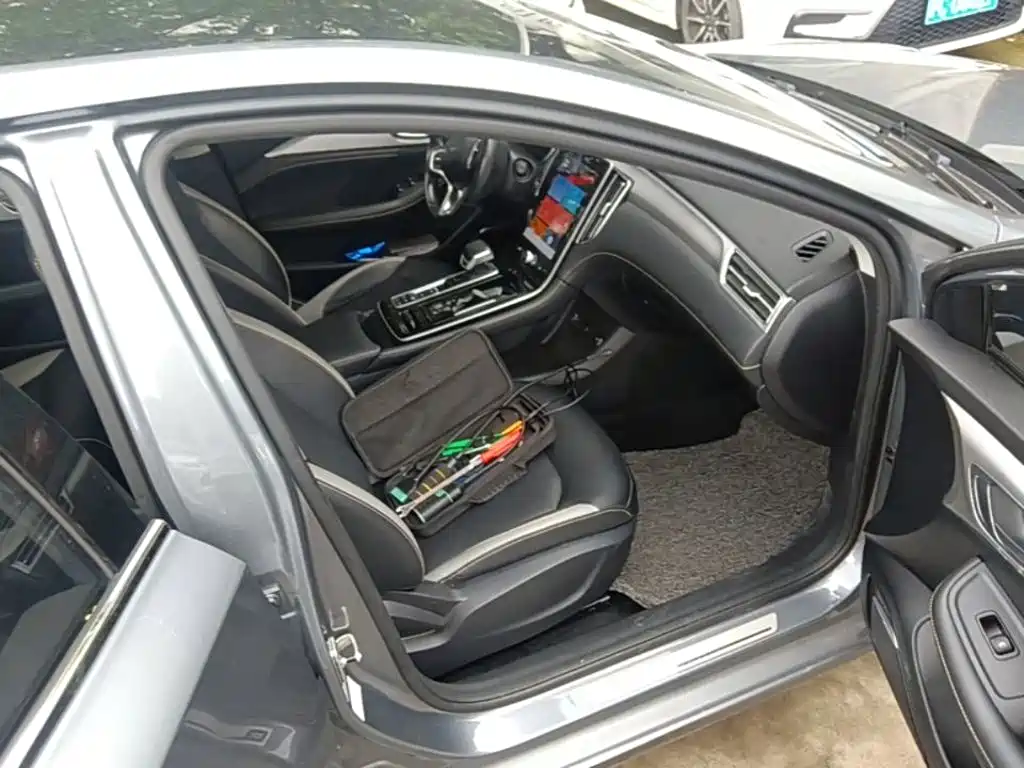 Roewe i6 MAX New Energy 2021 — фото 9