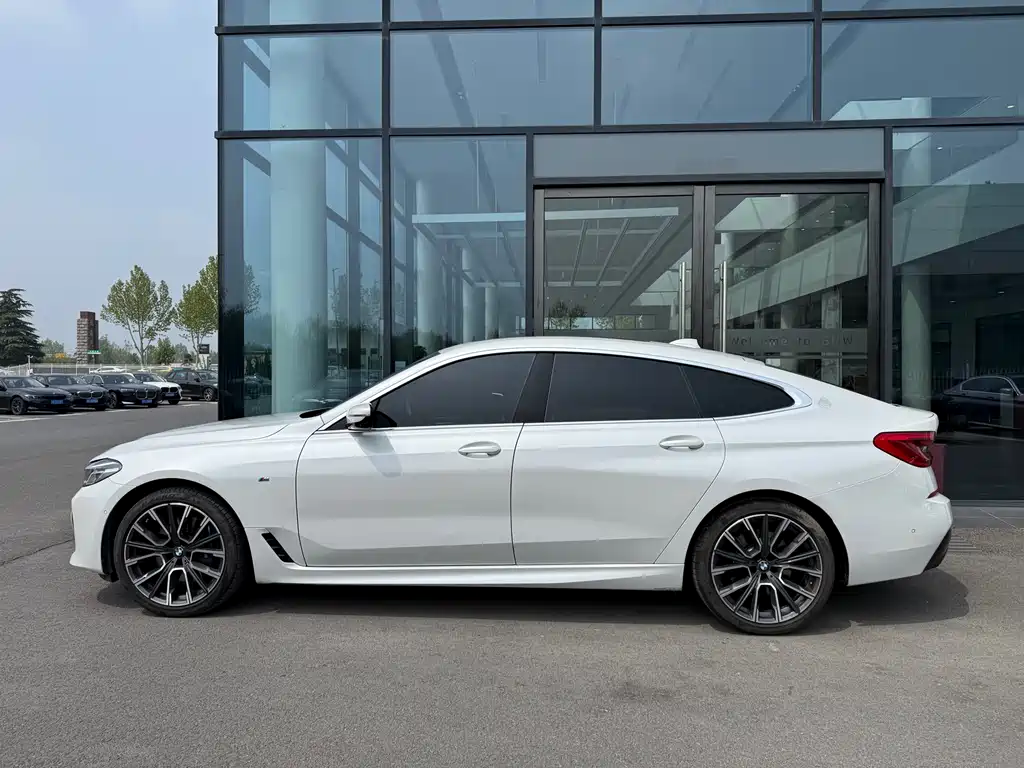 BMW 6 Series GT 2023 — фото 2