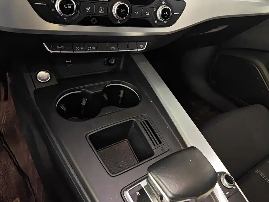 Audi A4L 2021 — фото 16