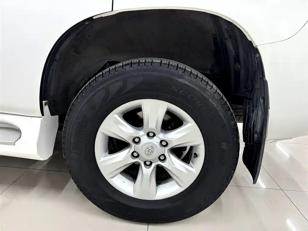 Toyota Prado 2013 — фото 24