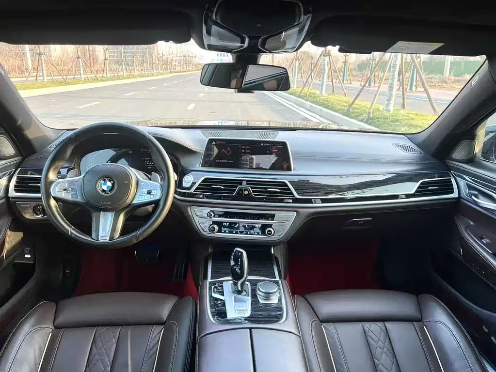 BMW 7 Series 2021 — фото 12