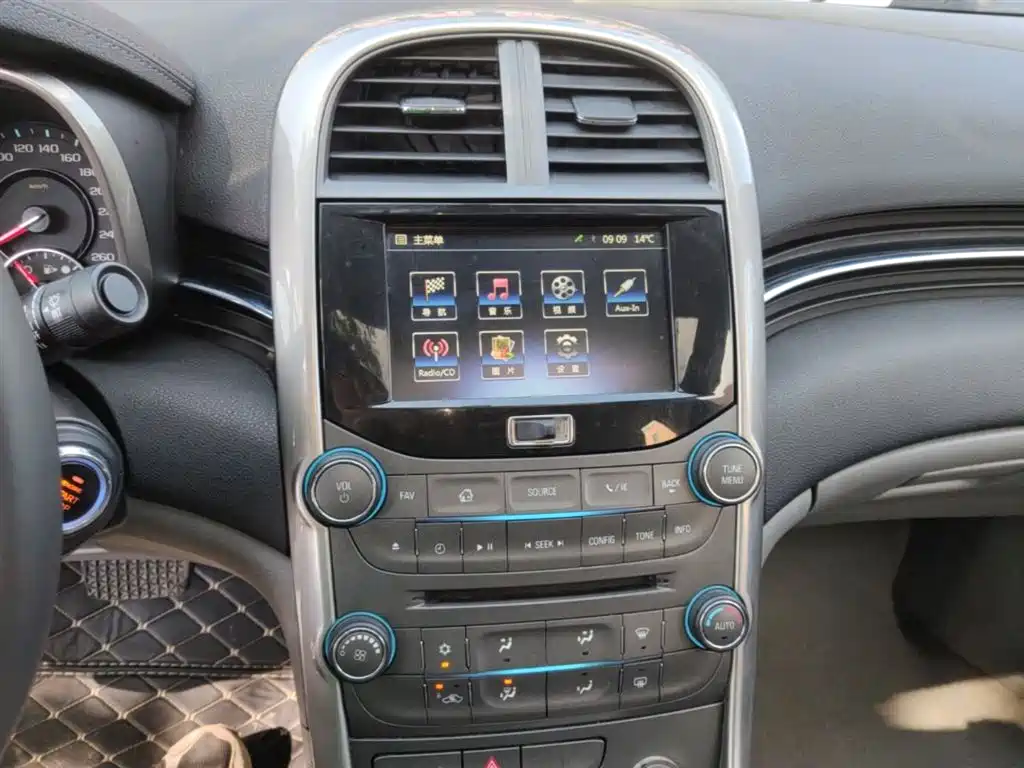 Chevrolet Malibu 2015 — фото 13