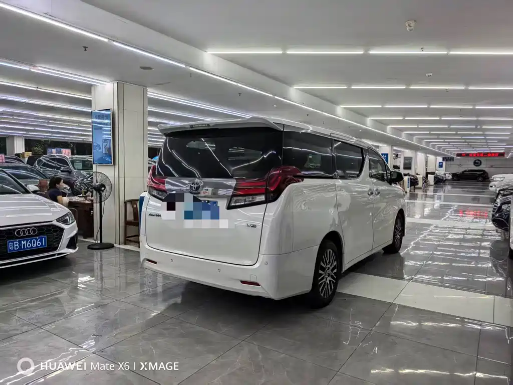 Toyota Alphard 2016 — фото 6