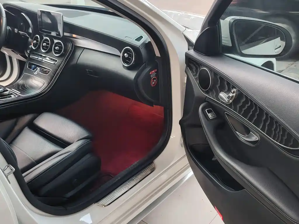 Mercedes-Benz C-Class 2018 — фото 17
