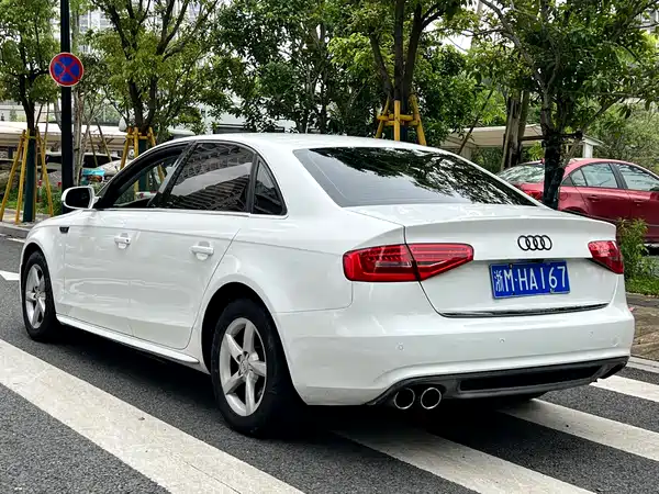 Audi A4L 2014