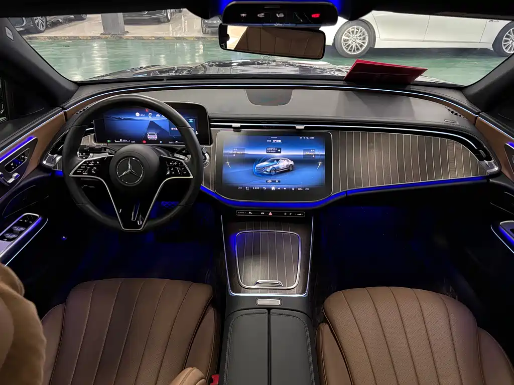 Mercedes-Benz E-Class 2025 — фото 17