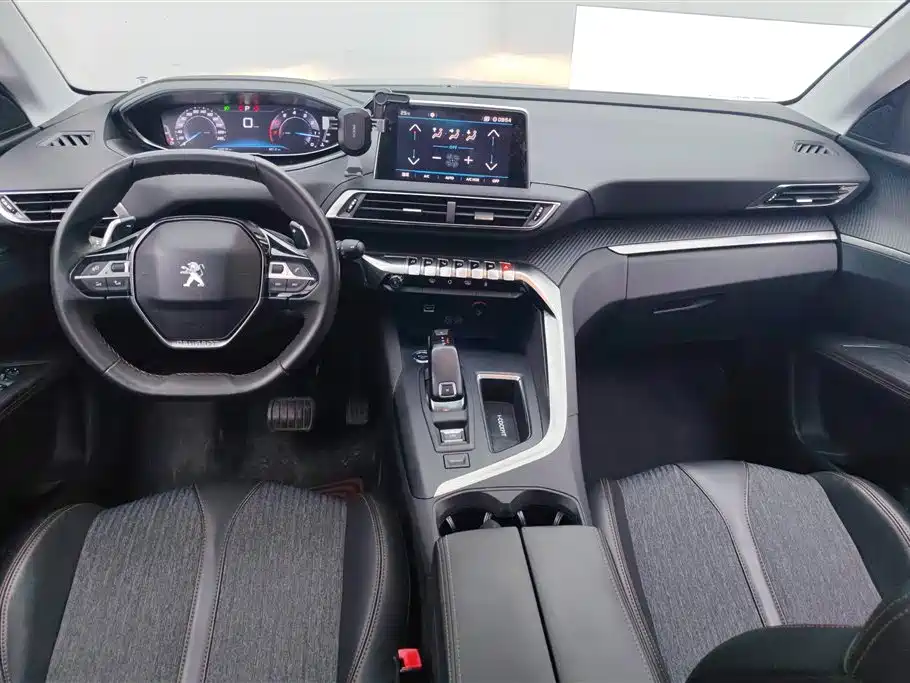 Peugeot 5008 2017 — фото 12