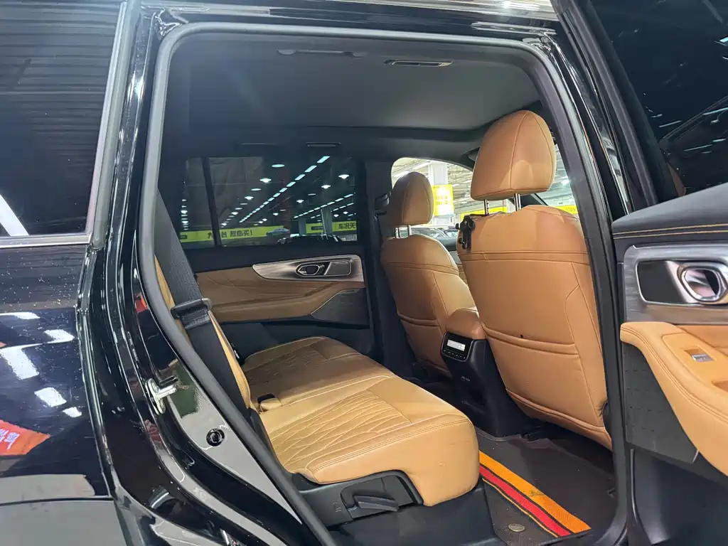 GAC Motor Trumpchi GS8 2024 — фото 11