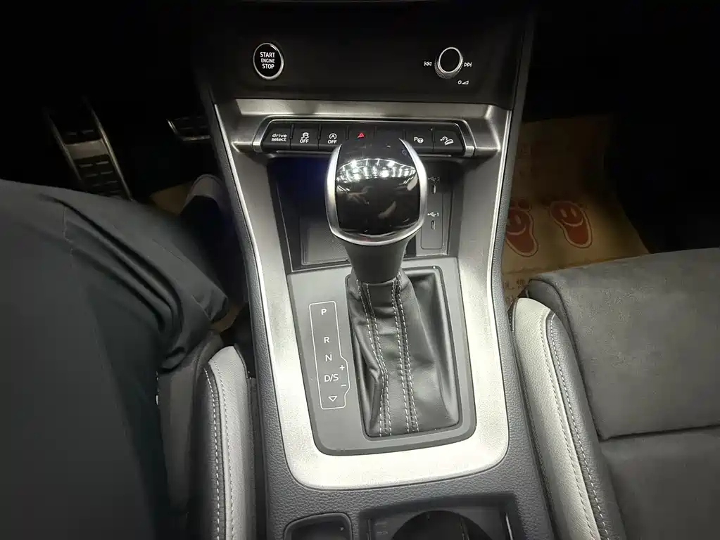 Audi Q3 2022 — фото 15