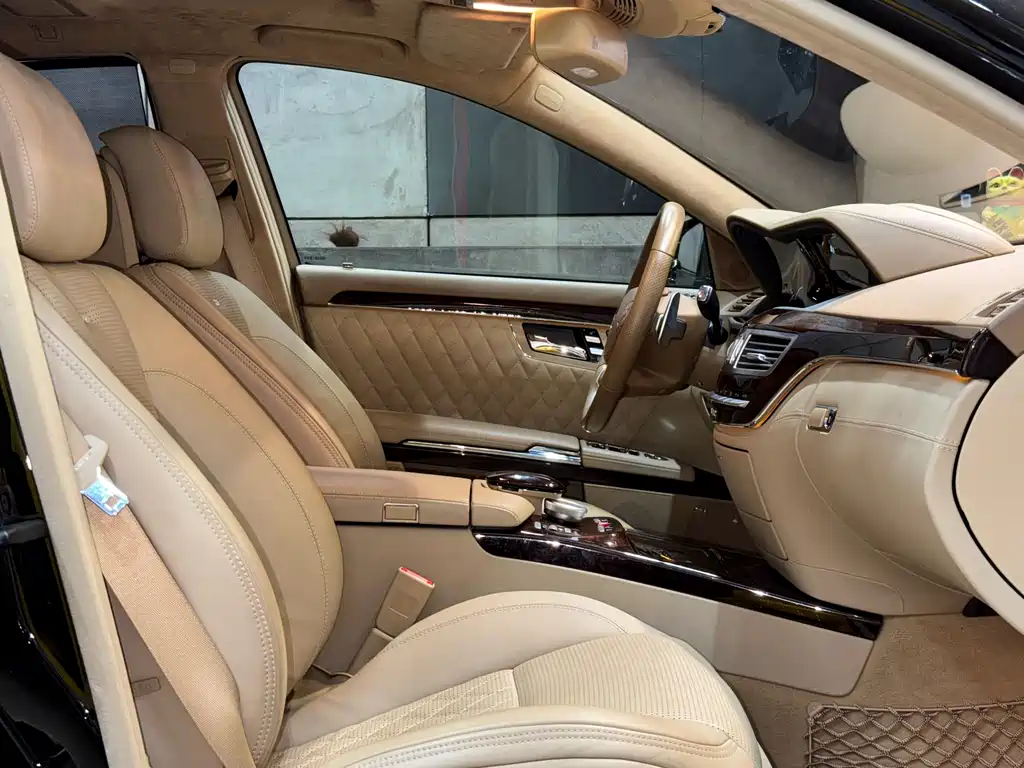Mercedes-Benz S-Class AMG 2011 — фото 32