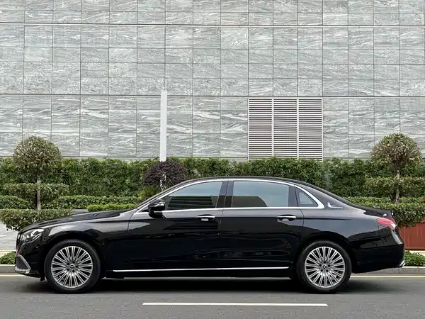 Mercedes-Benz E-Class 2023