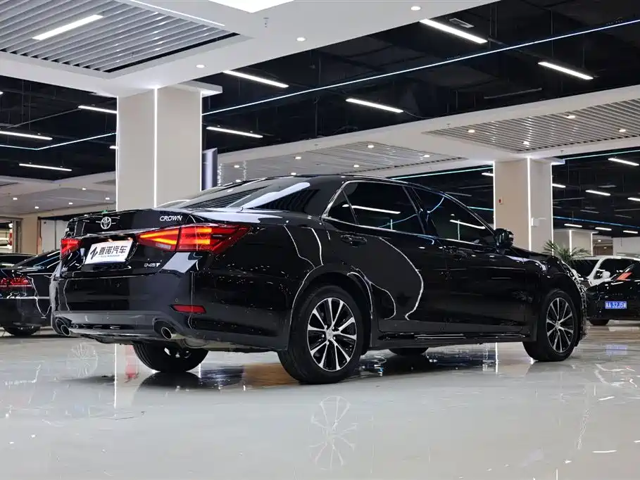 Toyota Crown SportCross 2024 — фото 14
