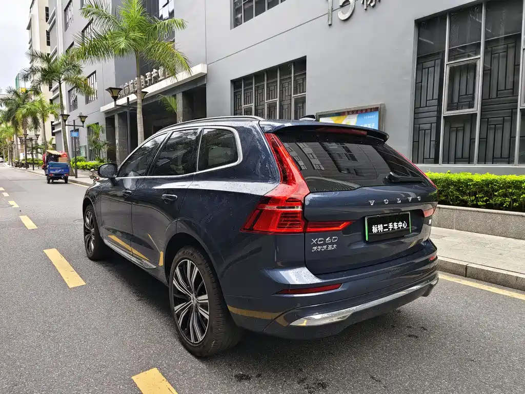 Volvo XC60 PHEV 2023 — фото 8