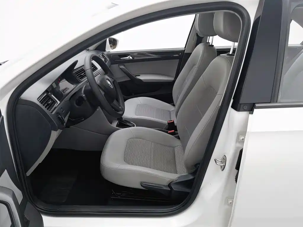 Skoda Rapid 2018 — фото 10
