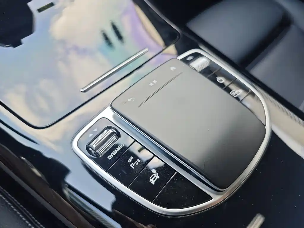 Mercedes-Benz EQC 2021 — фото 27