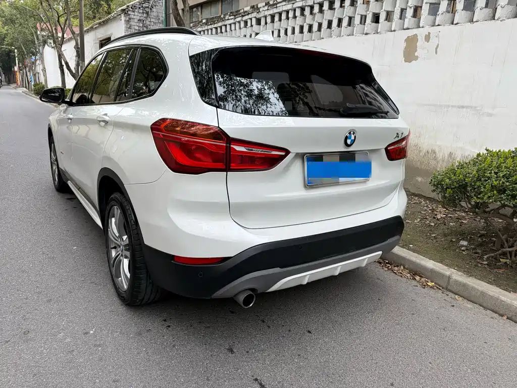 BMW X1 2017 — фото 8