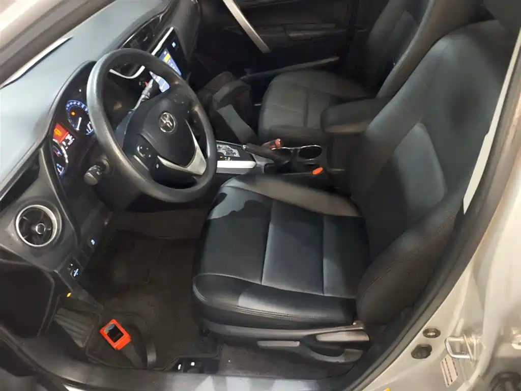 Toyota Corolla 2018 — фото 15