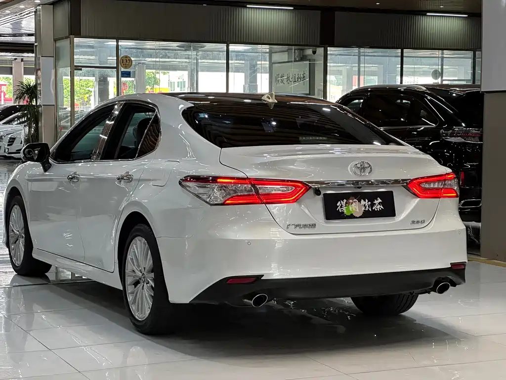 Toyota Camry 2020 — фото 15