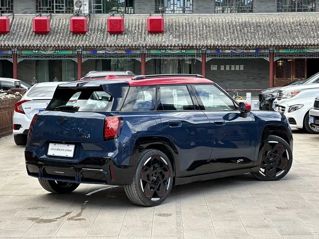 MINI JCW Aceman EV — фото 4